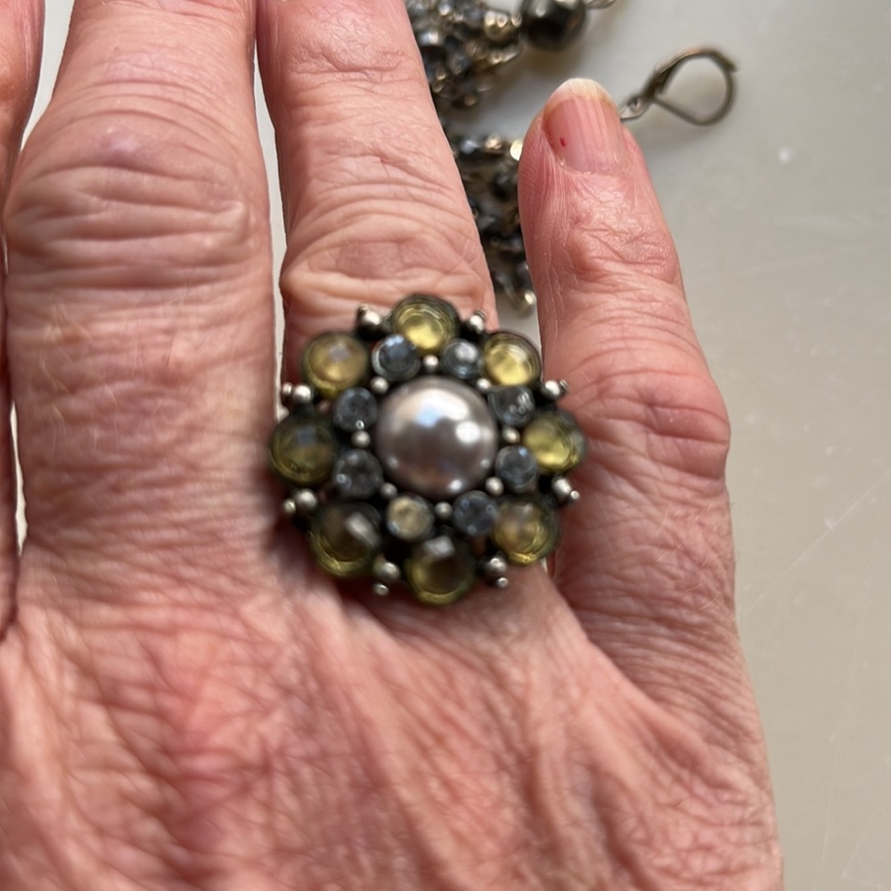 Earrings & Ring Bundle - Picture 4 of 8